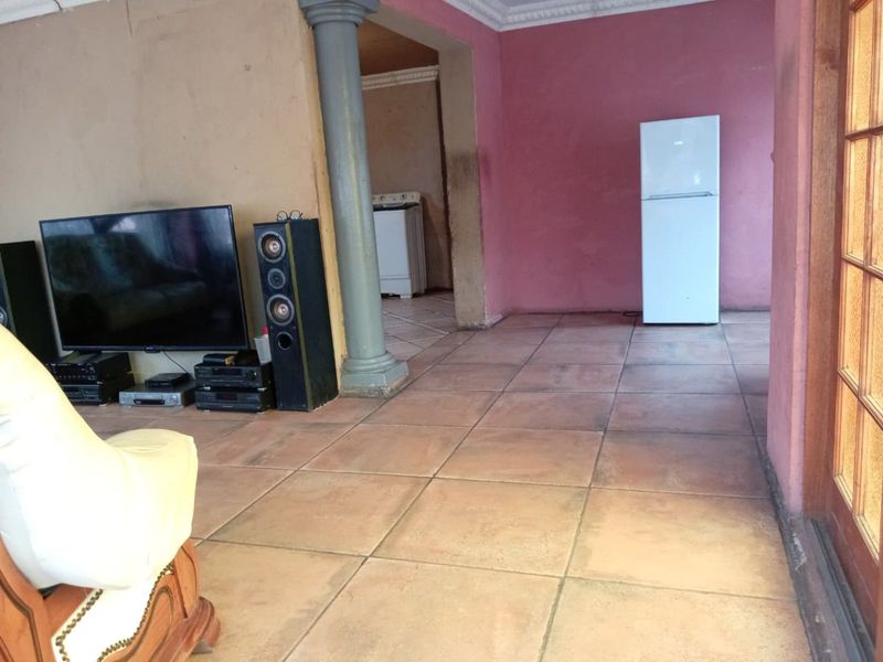 House For Sale in Mabopane Central - Photo 9