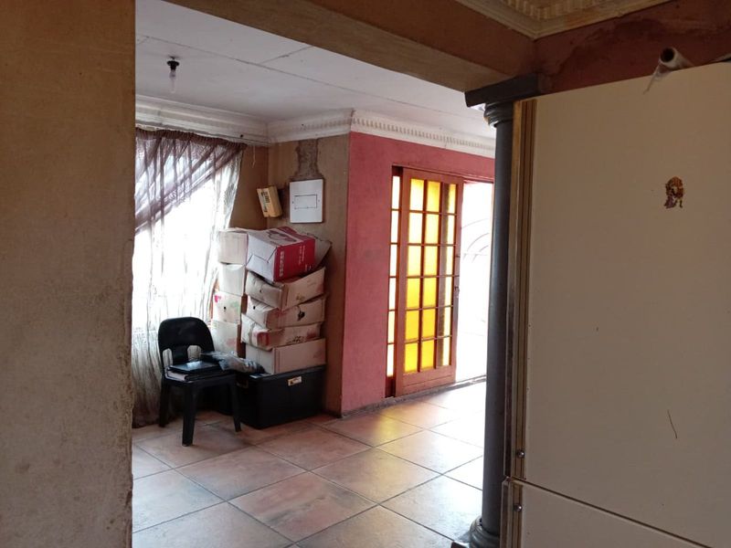 House For Sale in Mabopane Central - Photo 8