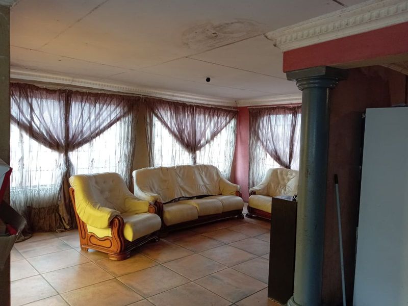 House For Sale in Mabopane Central - Photo 6