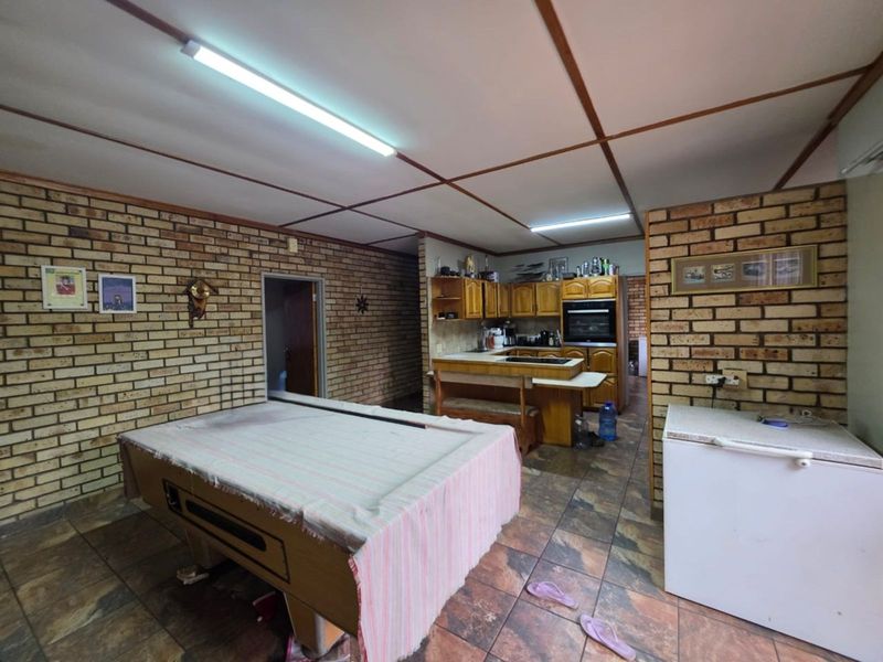 House For Sale in El Toro Park - Photo 8