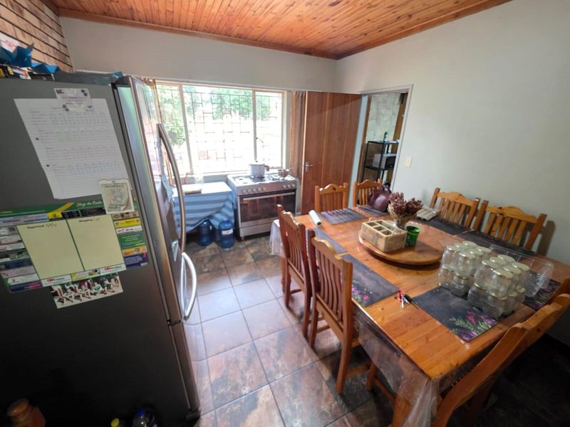 House For Sale in El Toro Park - Photo 7