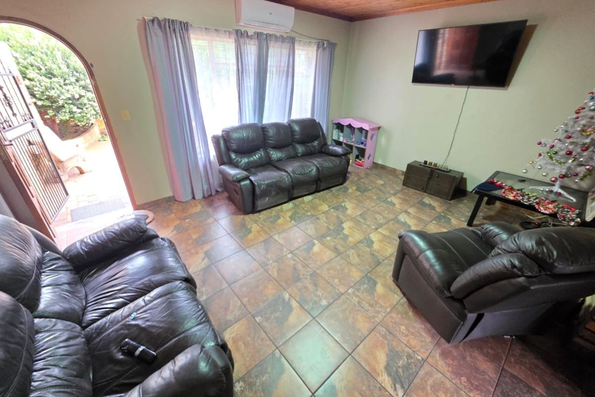 House For Sale in El Toro Park - Photo 2