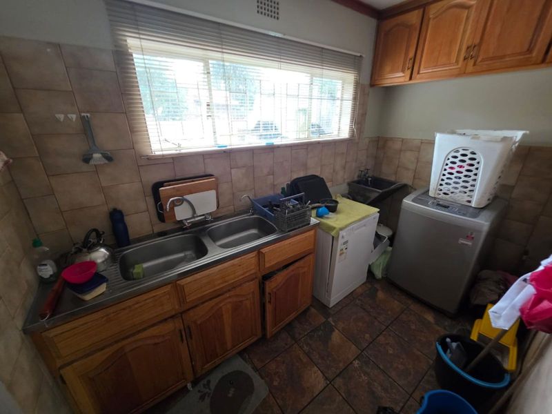 House For Sale in El Toro Park - Photo 5