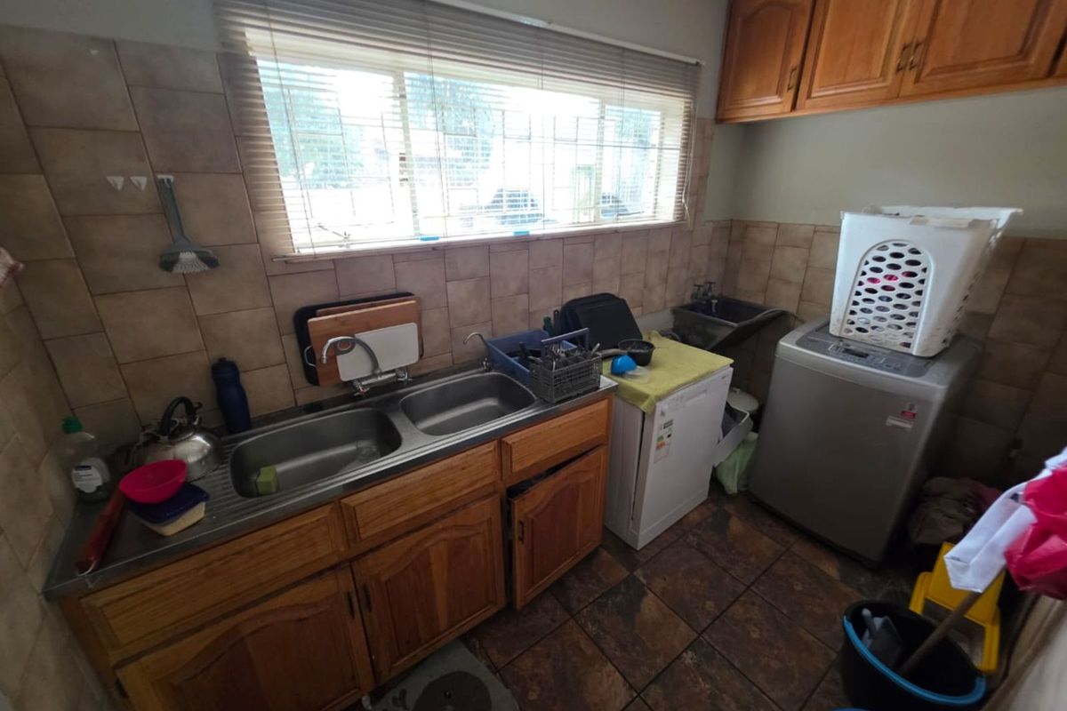 House For Sale in El Toro Park - Photo 5