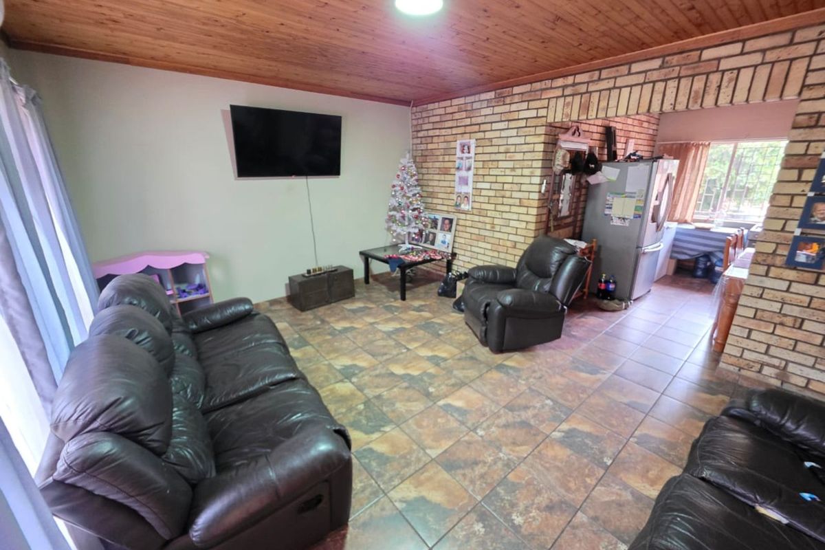 House For Sale in El Toro Park - Photo 3