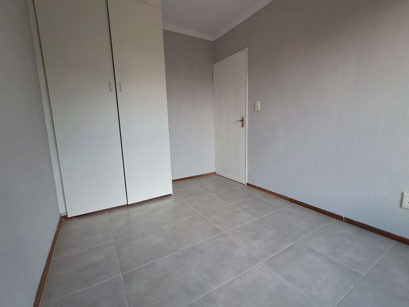 Townhouse For Sale in Wilgeheuwel - Photo 9