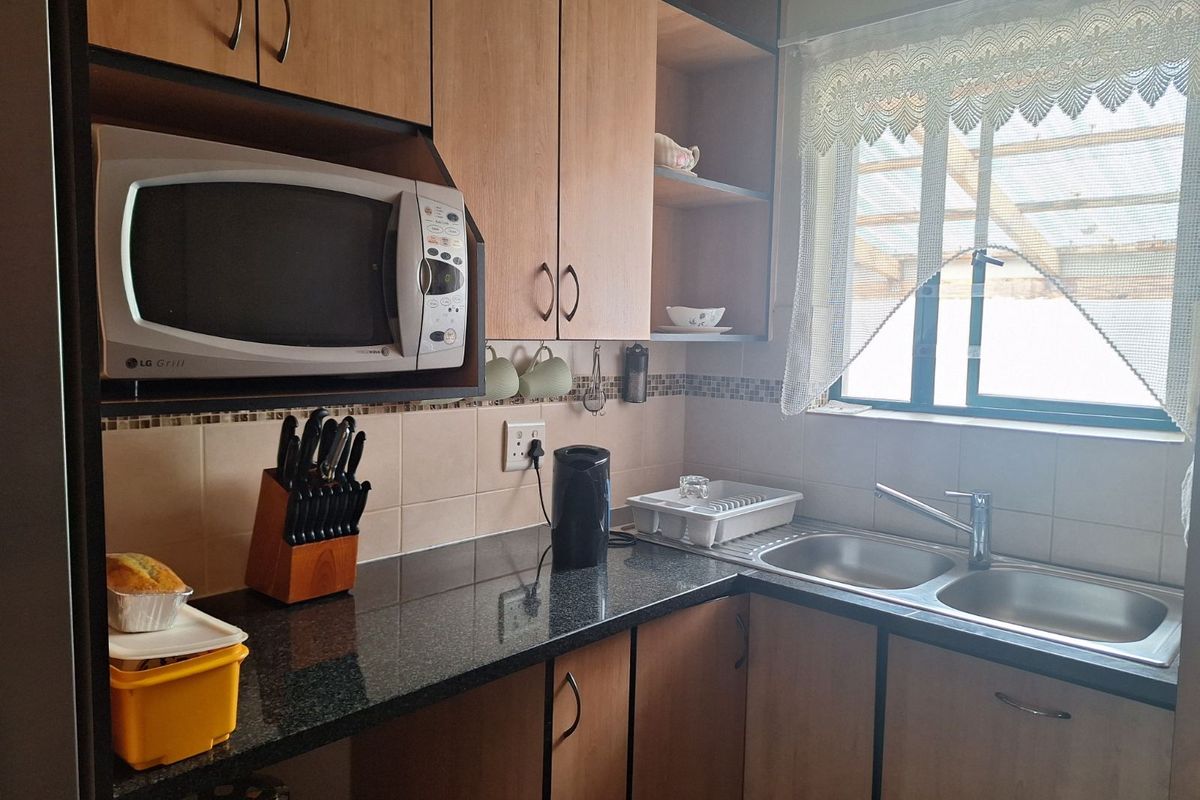 Townhouse For Sale in Cullinan Central - Photo 5