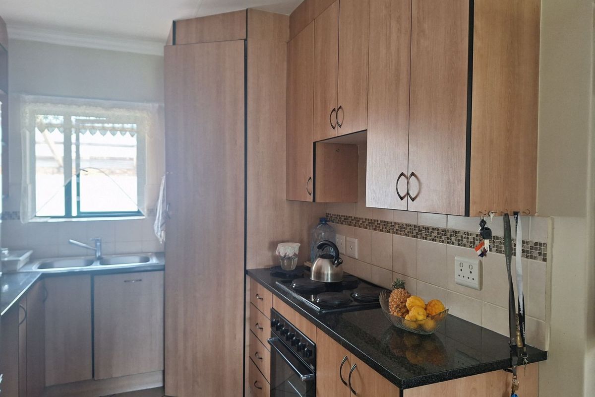 Townhouse For Sale in Cullinan Central - Photo 4