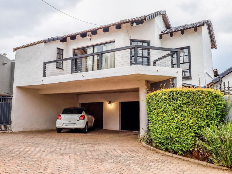 House For Sale in Waterkloof Ridge - Photo 2