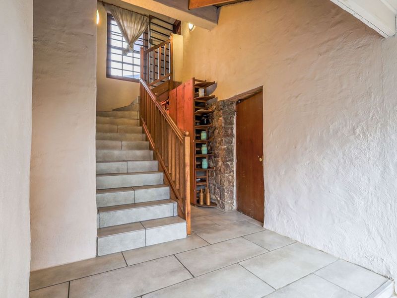 House For Sale in Waterkloof Ridge - Photo 8