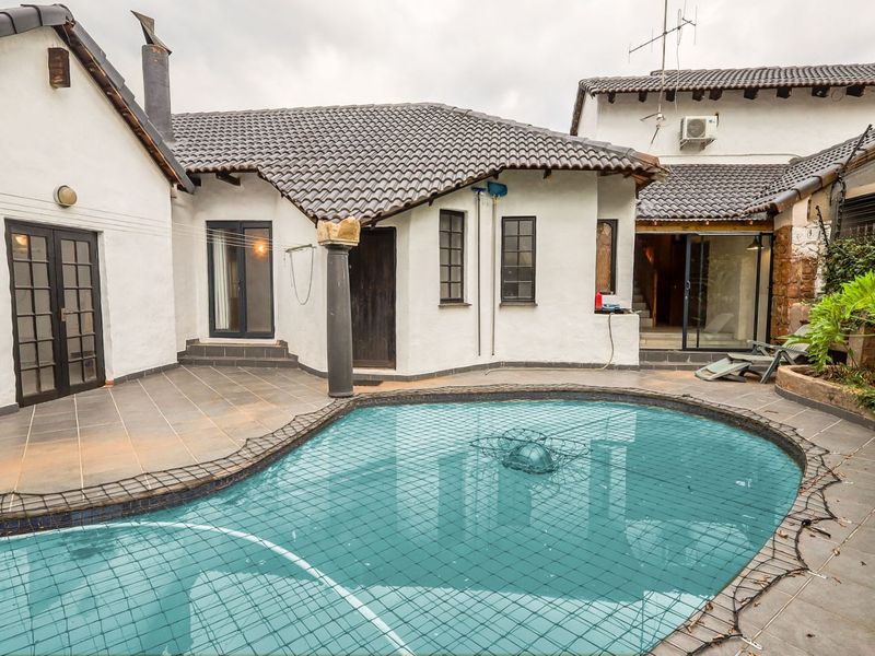 House For Sale in Waterkloof Ridge - Photo 4