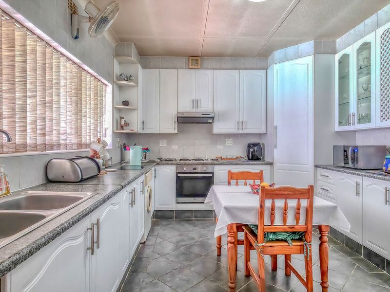 House For Sale in Discovery - Photo 6