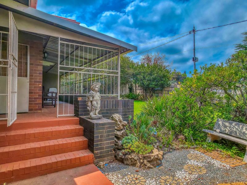 House For Sale in Discovery - Photo 2