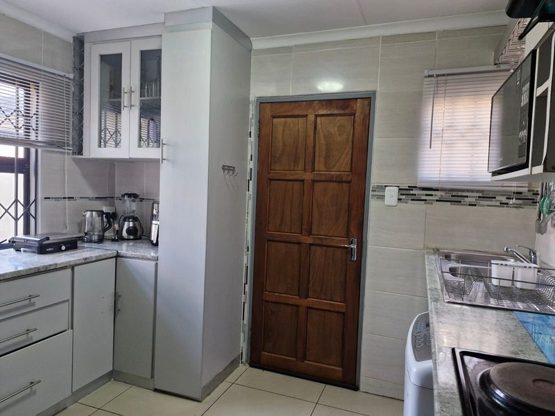 House For Sale in Kya Sands - Photo 4