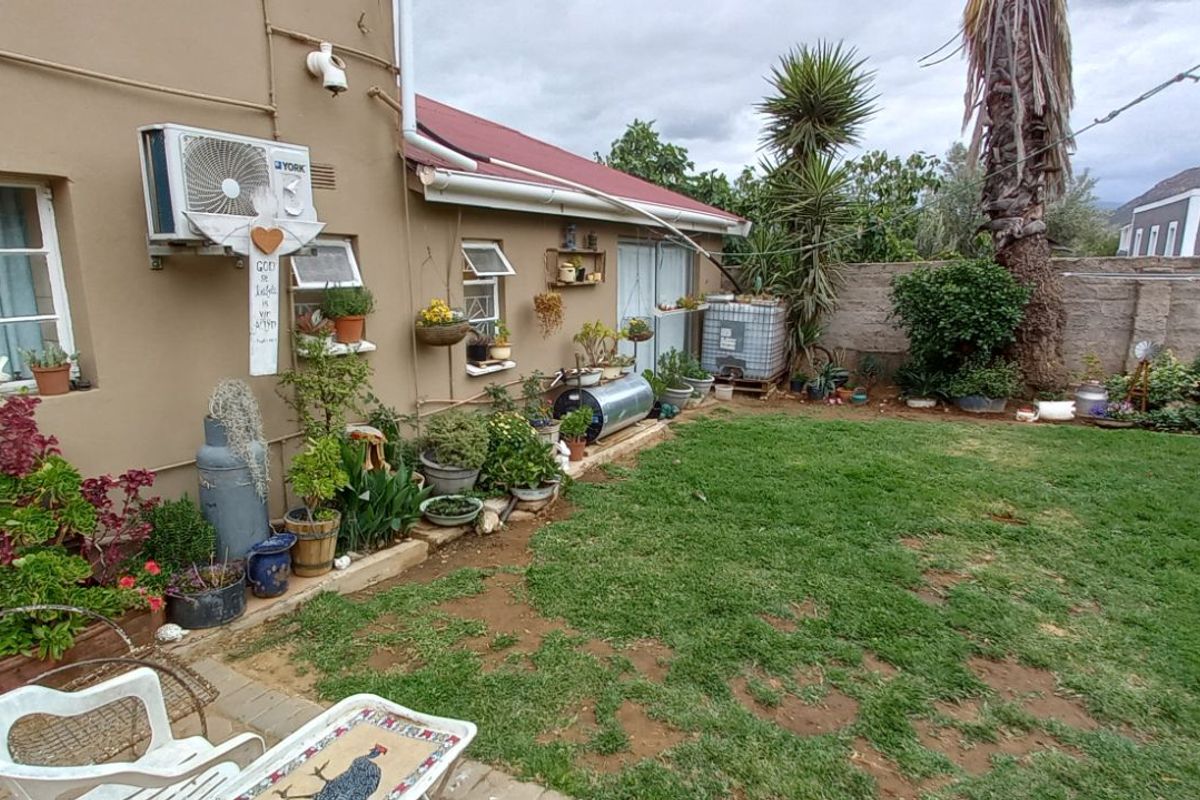 House For Sale in Calitzdorp Central - Photo 3