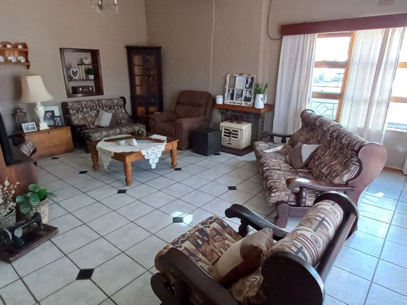 House For Sale in Calitzdorp Central - Photo 9