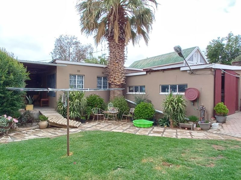 House For Sale in Calitzdorp Central - Photo 4