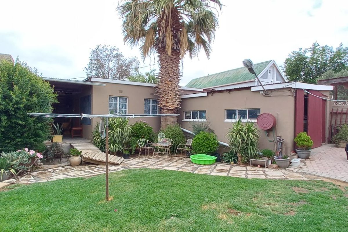 House For Sale in Calitzdorp Central - Photo 4