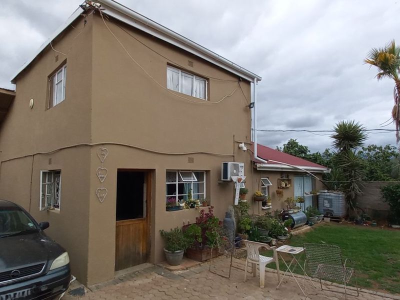 House For Sale in Calitzdorp Central - Photo 2