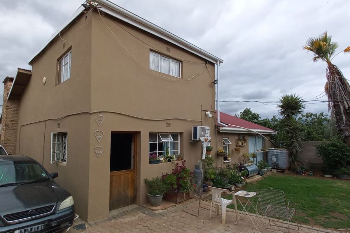 House For Sale in Calitzdorp Central - Photo 2