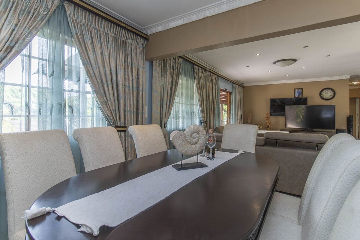 House For Sale in Hillcrest Central - Photo 4