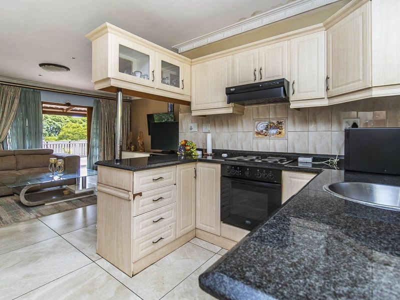 House For Sale in Hillcrest Central - Photo 10