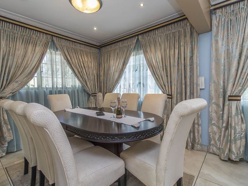 House For Sale in Hillcrest Central - Photo 2