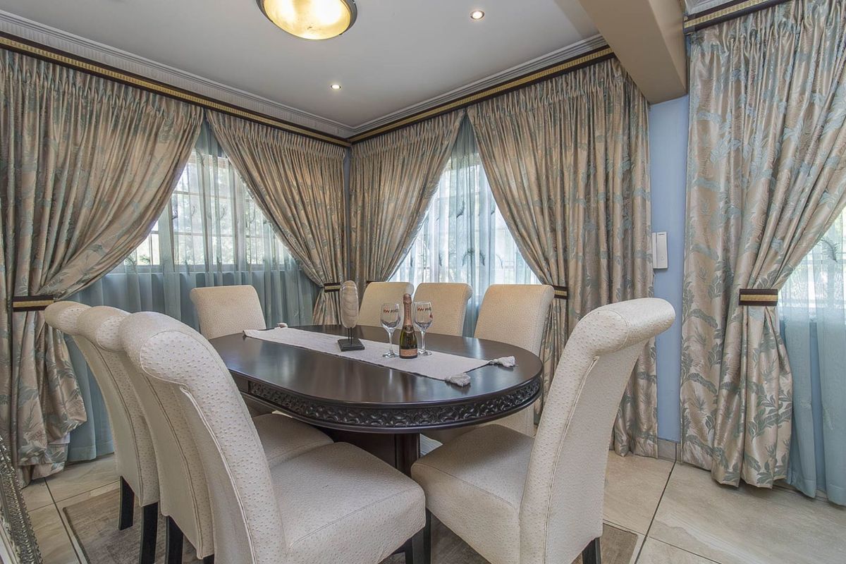 House For Sale in Hillcrest Central - Photo 2