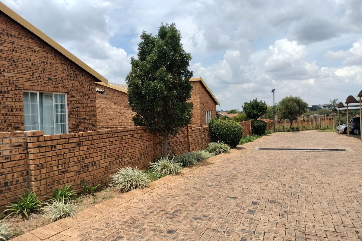 Apartment For Sale in Erand Gardens - Photo 2