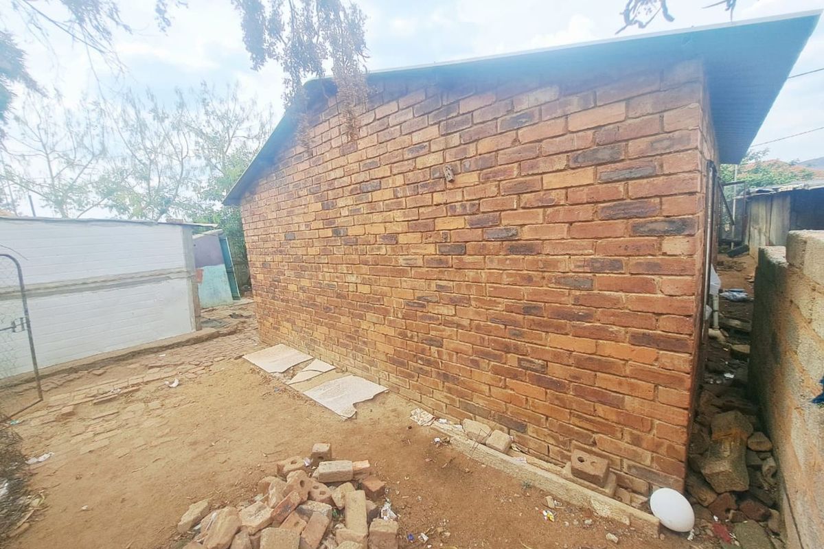 House For Sale in Mamelodi East - Photo 2