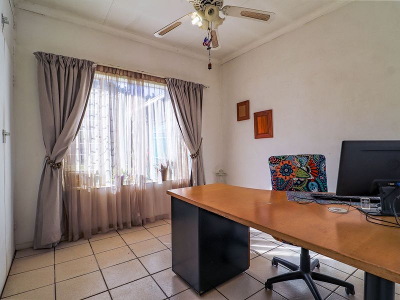 House For Sale in Rooihuiskraal - Photo 9