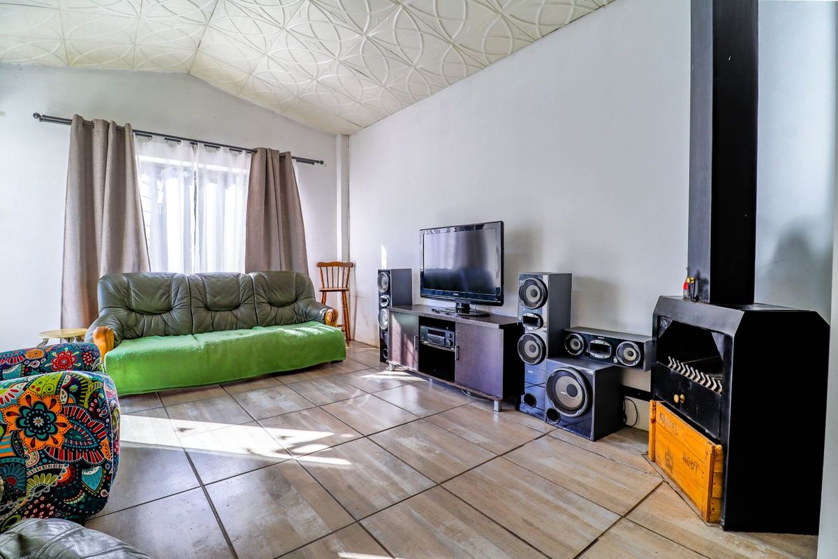 House For Sale in Rooihuiskraal - Photo 3