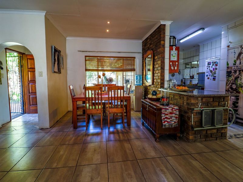 House For Sale in Rooihuiskraal - Photo 2