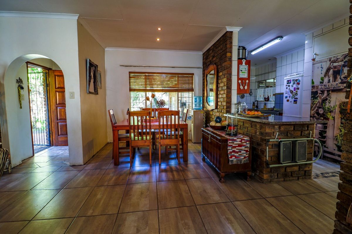 House For Sale in Rooihuiskraal - Photo 2