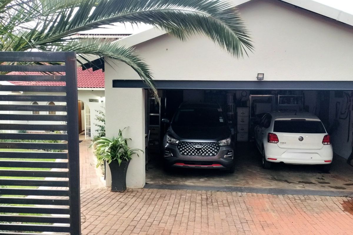 House For Sale in Helderkruin - Photo 3