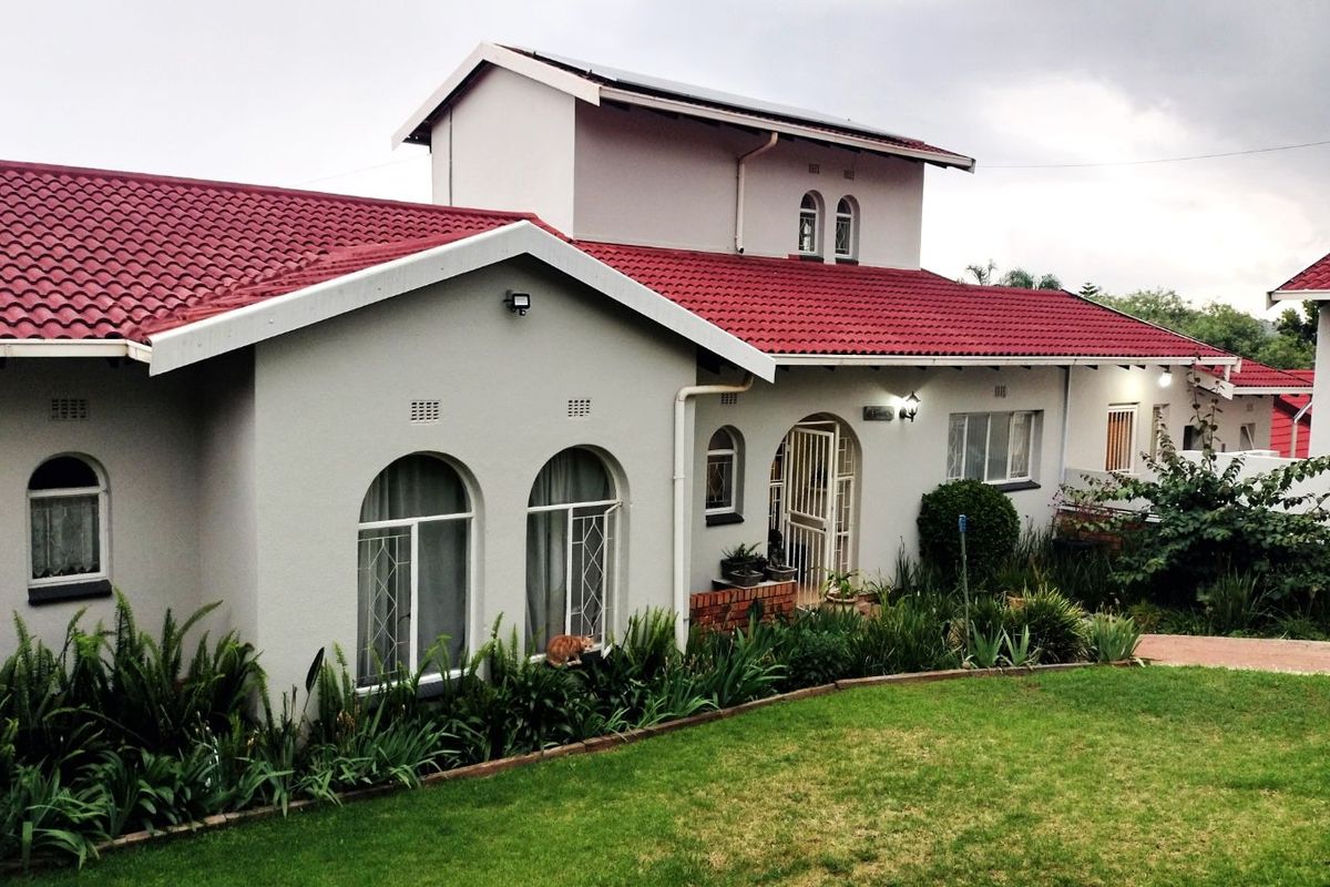 House For Sale in Helderkruin - Photo 2