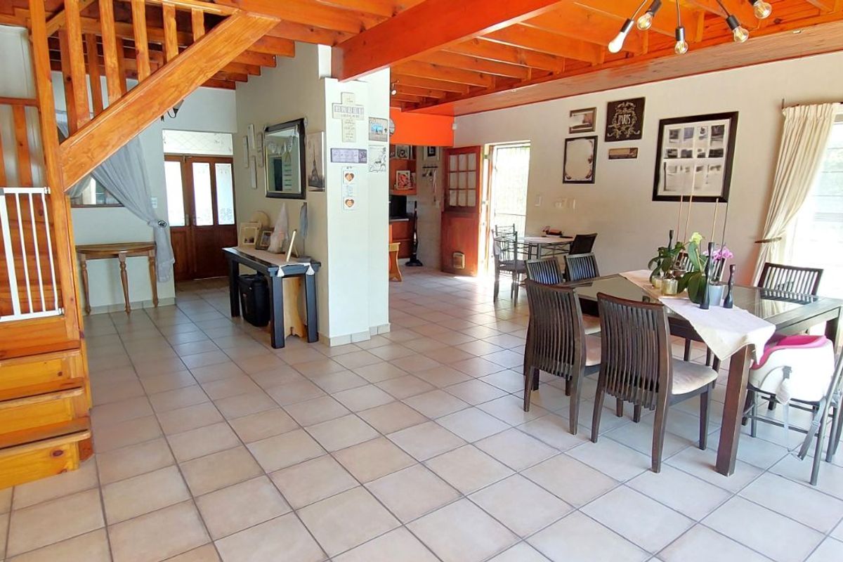 House For Sale in Pine Acres - Photo 4