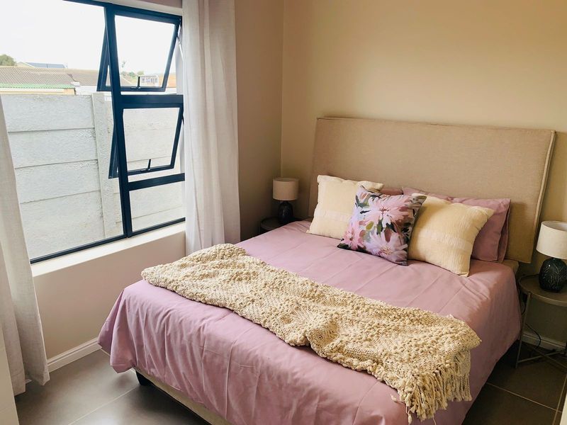 Townhouse For Sale in Pacaltsdorp - Photo 10