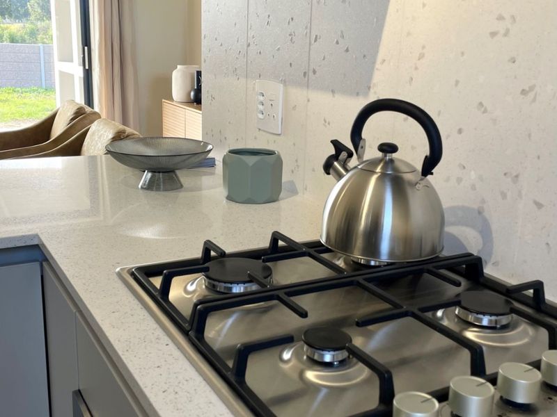 Townhouse For Sale in Pacaltsdorp - Photo 2