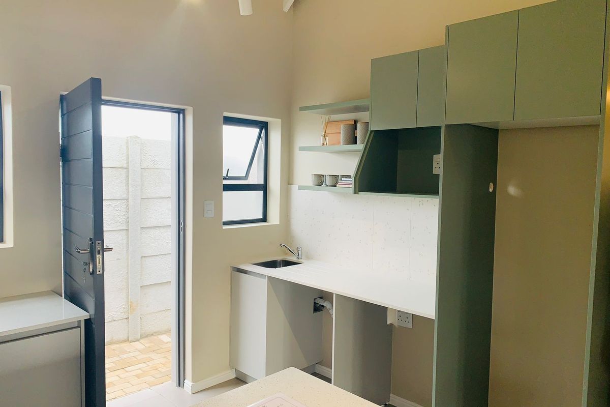 Townhouse For Sale in Pacaltsdorp - Photo 4