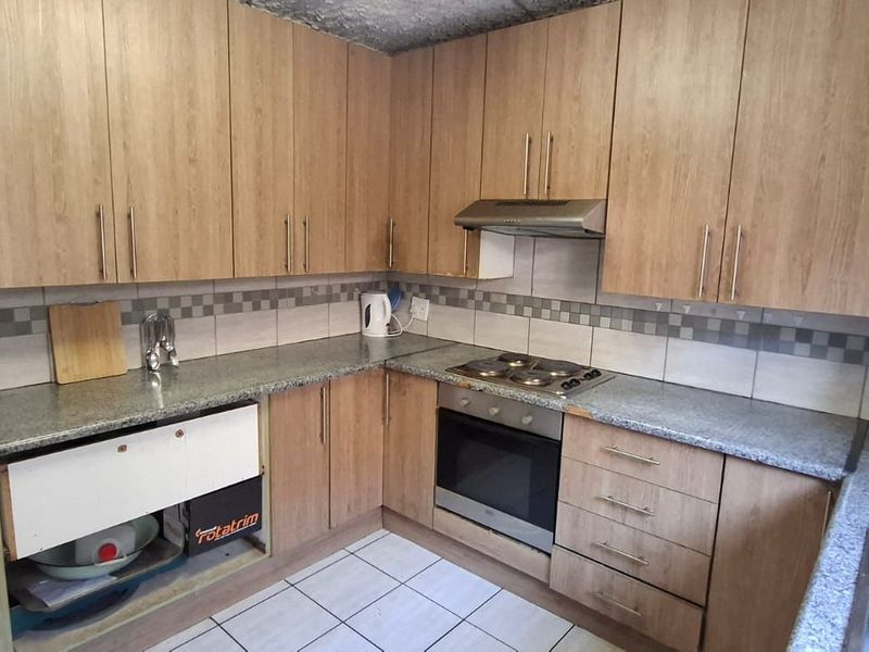 Townhouse For Sale in Welgelegen - Photo 7