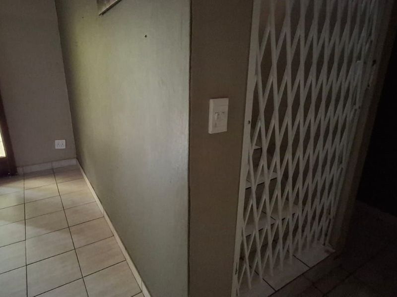 Townhouse For Sale in Welgelegen - Photo 9