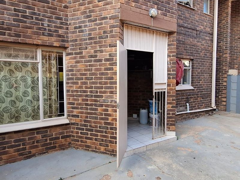 Townhouse For Sale in Welgelegen - Photo 2