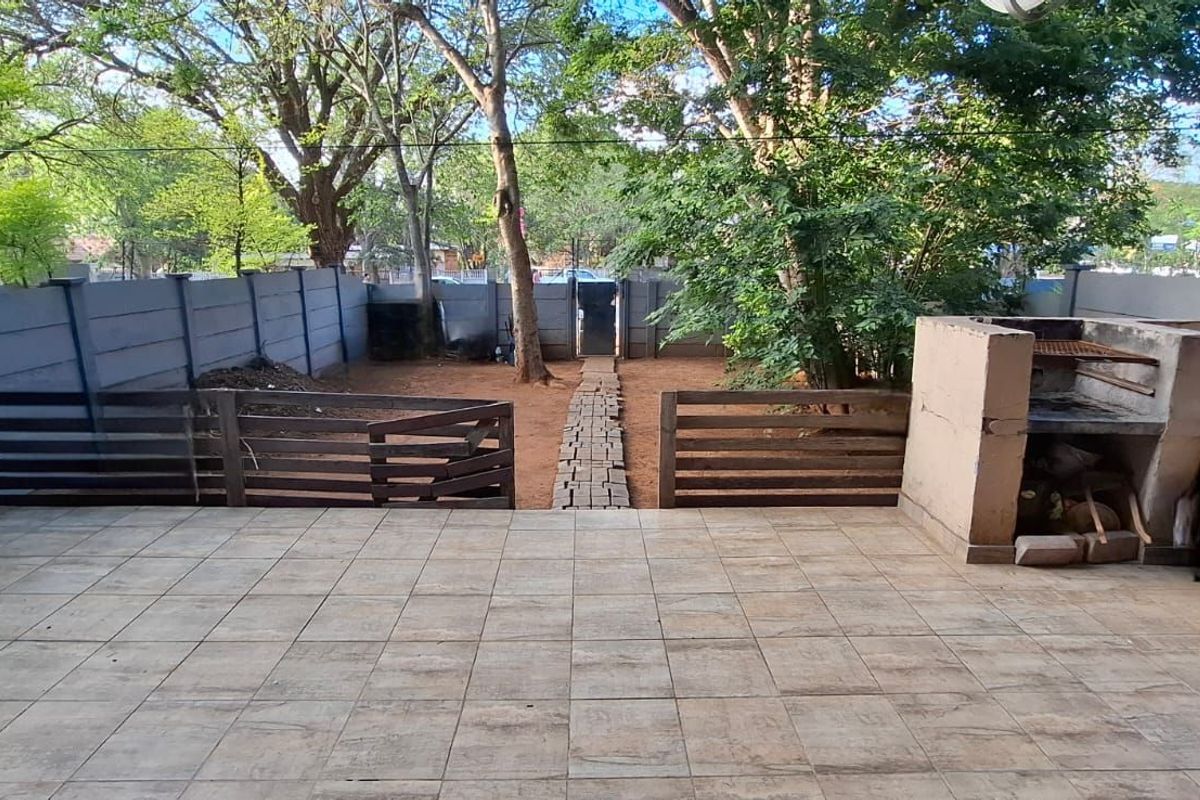 Townhouse For Sale in Welgelegen - Photo 4