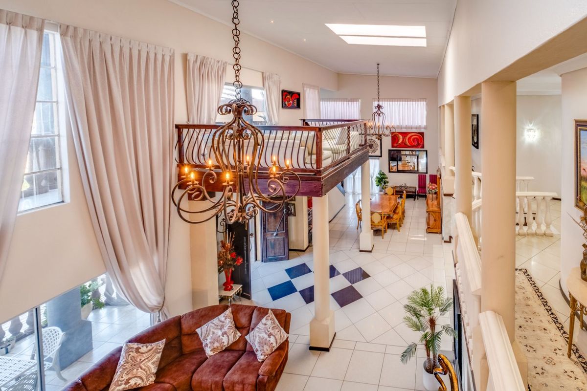 House For Sale in Noordheuwel - Photo 2