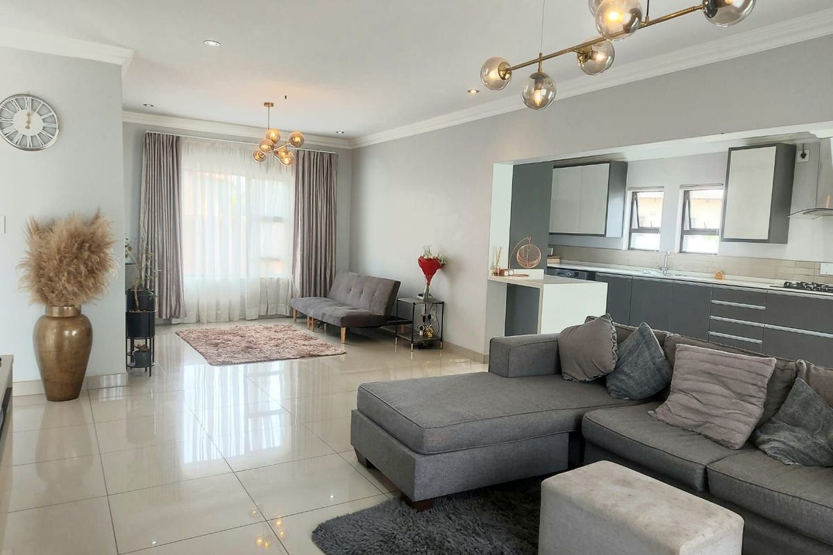 Townhouse For Sale in Savannah Country Estate - Photo 4