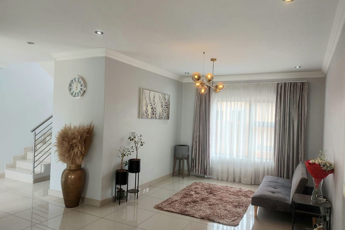 Townhouse For Sale in Savannah Country Estate - Photo 2