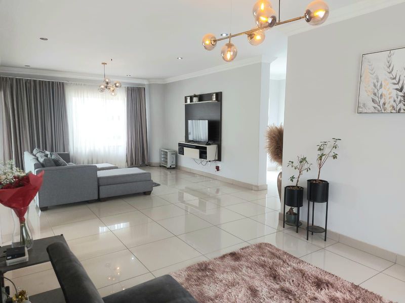 Townhouse For Sale in Savannah Country Estate - Photo 3