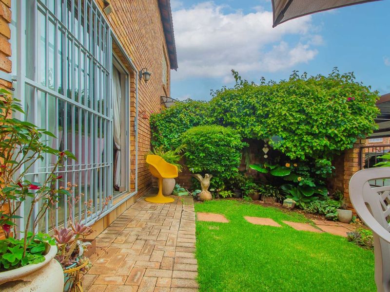 Townhouse For Sale in Wilgeheuwel - Photo 5