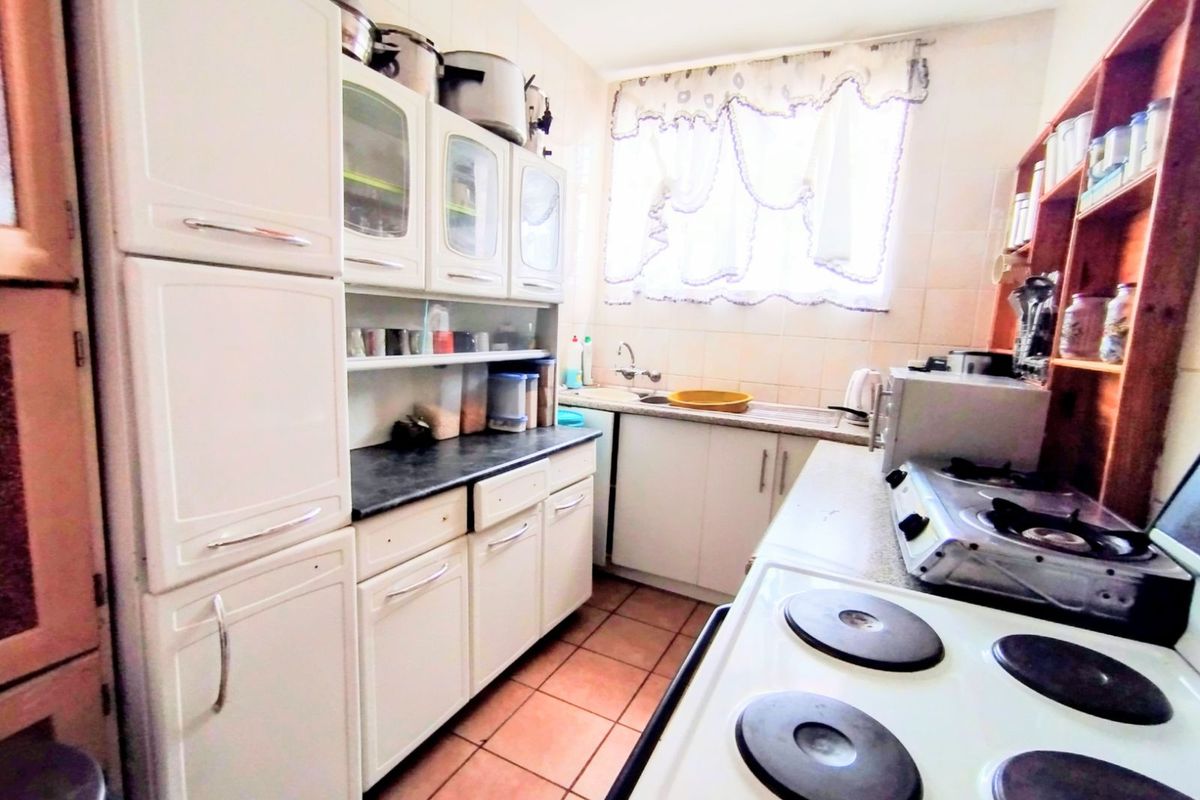 Apartment For Sale in Potchefstroom Central - Photo 4